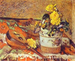 Mandolina und Blumen
