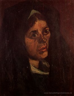 Kopf einer ländlichen Frau in einem grünen Schal
