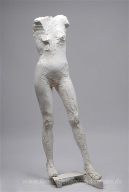 Stehende weibliche Figur