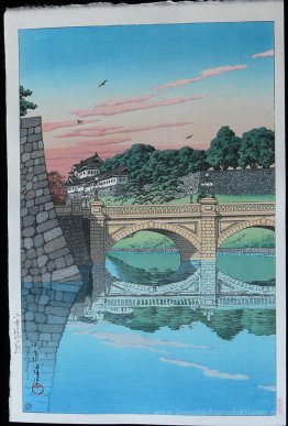 Morgen um Nijubashi Brücke