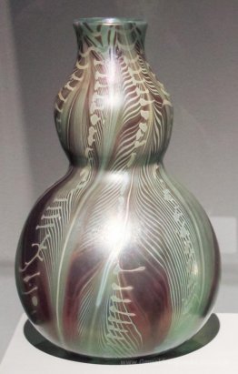 Doppel Kürbis-förmigen Vase mit stilisierten Blättern gemalt