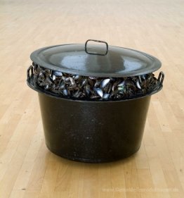 Großen Topf mit Muscheln