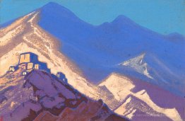 Dunkelblaue Berge und Gebäude auf dem hiil