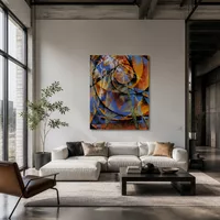 Frau mit Grünpflanze — Modernes Loft