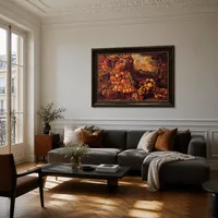 Frauen-Holding-Tray — Pariser Wohnung