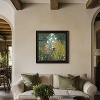Nacktes Mädchen — Italienische Villa