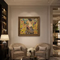 Frau mit Fächer — Boutiquehotel