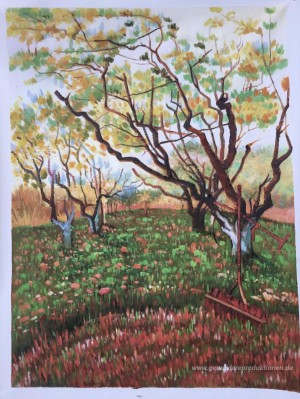 Blühender Obstgarten
